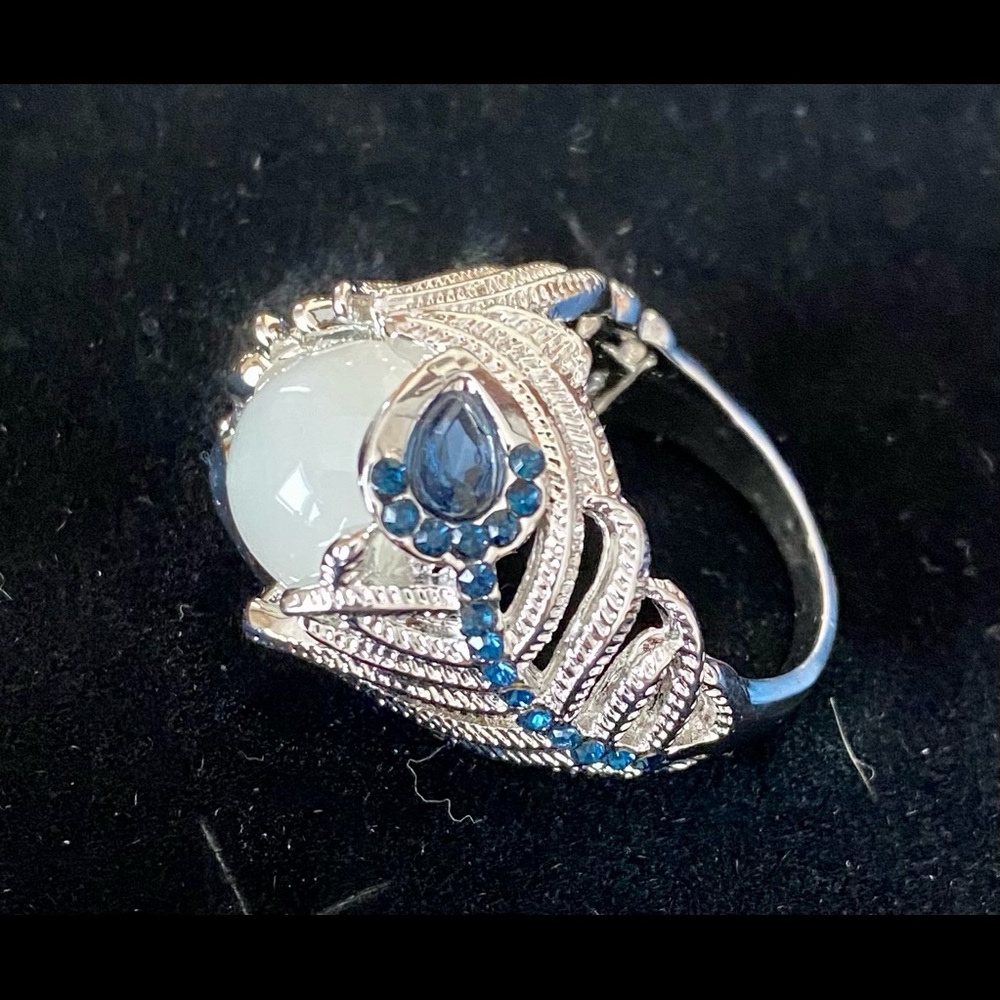 Moon stone ring